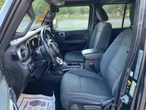 2020 Jeep Wrangler Unlimited Sahara - Photo 13